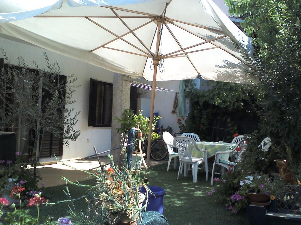 Apartment Artusi Pula Oda fotoğraf